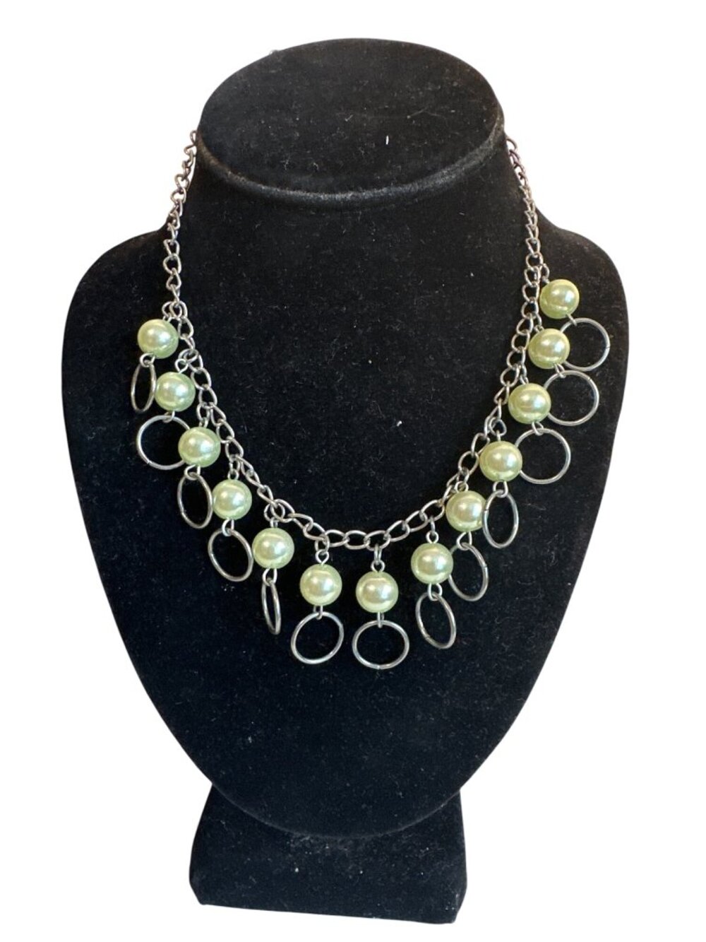 Green Faux Pearl & Silver Chain Necklace Dangling Rings Y2K 90s Pastel